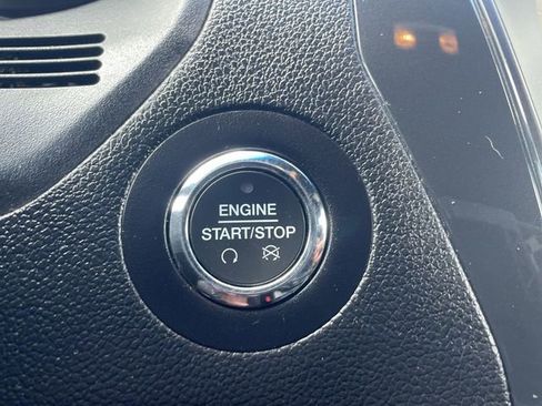 Used 2019 Ford Explorer XLT w/ Equipment Group 202A FWD image 17