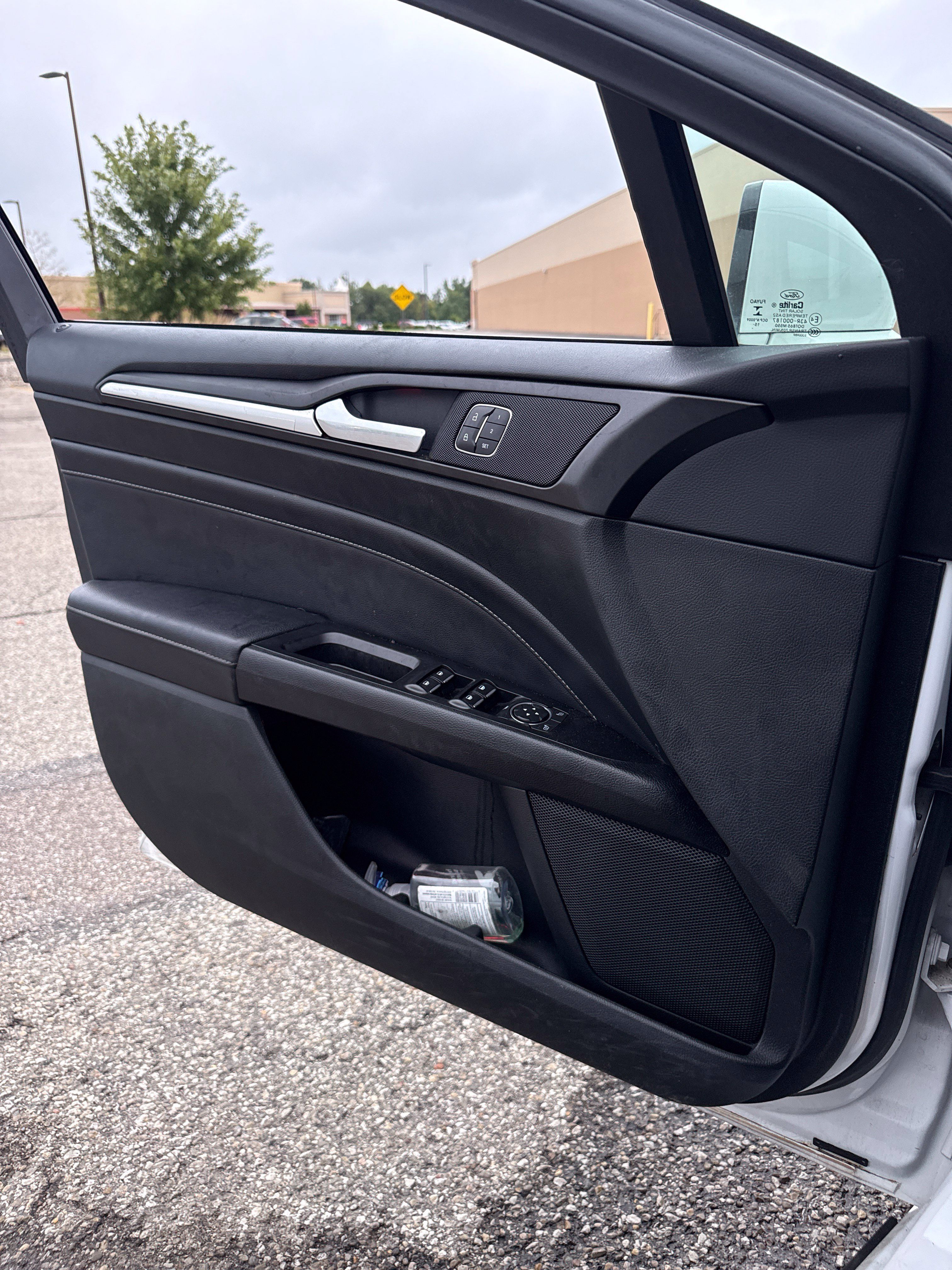 Used 2017 Ford Fusion Titanium FWD image 6