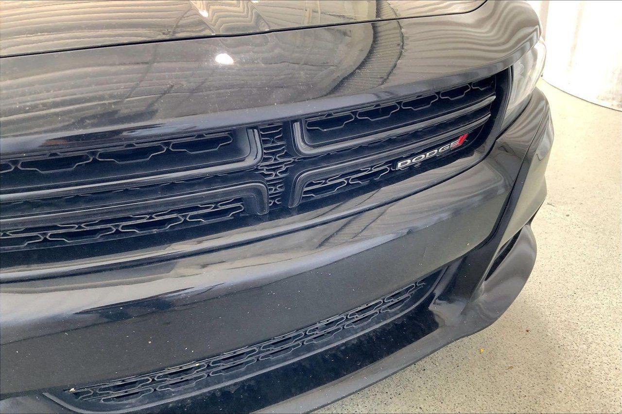 Used 2022 Dodge Charger SXT RWD image 5