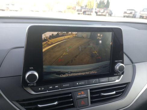 New 2025 Nissan Altima 2.5 SR image 18