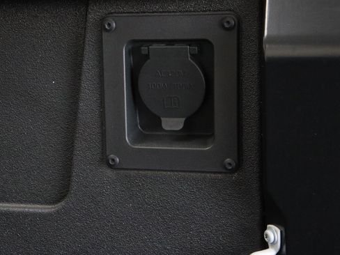 Used 2026 Toyota Tundra Limited w/ Power Package image 34