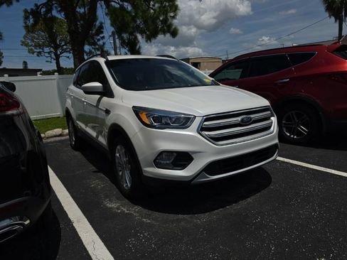 Used 2019 Ford Escape SEL FWD image 2
