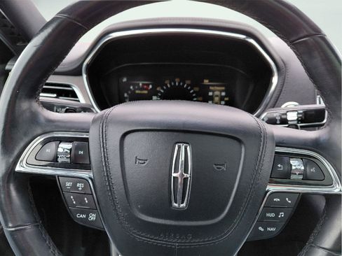 Used 2018 Lincoln Continental Reserve AWD/4WD image 34