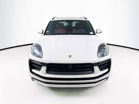 New 2026 Porsche Macan image 6