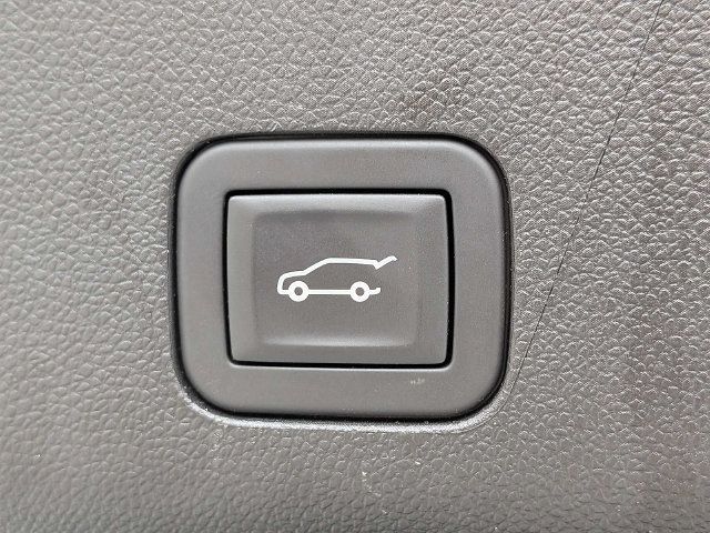 Certified 2025 Cadillac Escalade Premium Luxury AWD/4WD image 14
