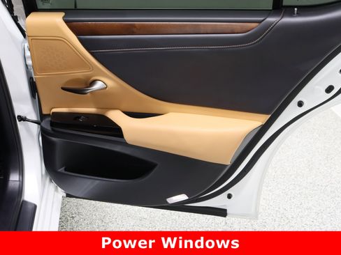 Used 2025 Lexus ES 350 w/ Premium Package image 37