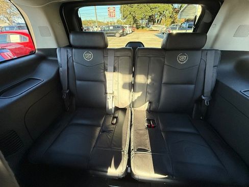 Used 2013 Cadillac Escalade Platinum image 7