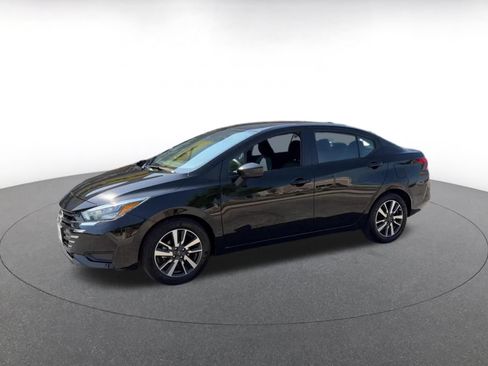 Used 2025 Nissan Versa SV FWD image 8