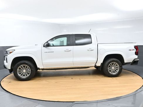 Used 2024 Chevrolet Colorado LT w/ LT Convenience Package AWD/4WD image 7