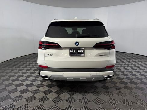 Used 2025 BMW X5 xDrive50e image 5
