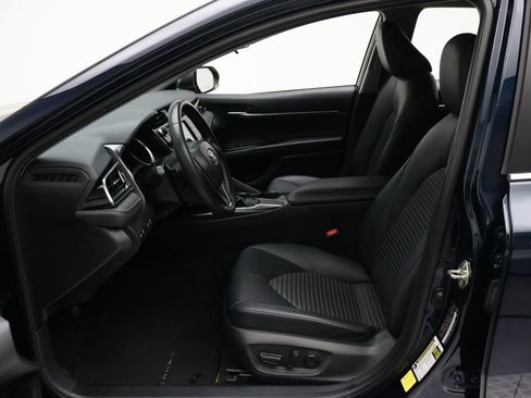 Certified 2019 Toyota Camry SE image 14
