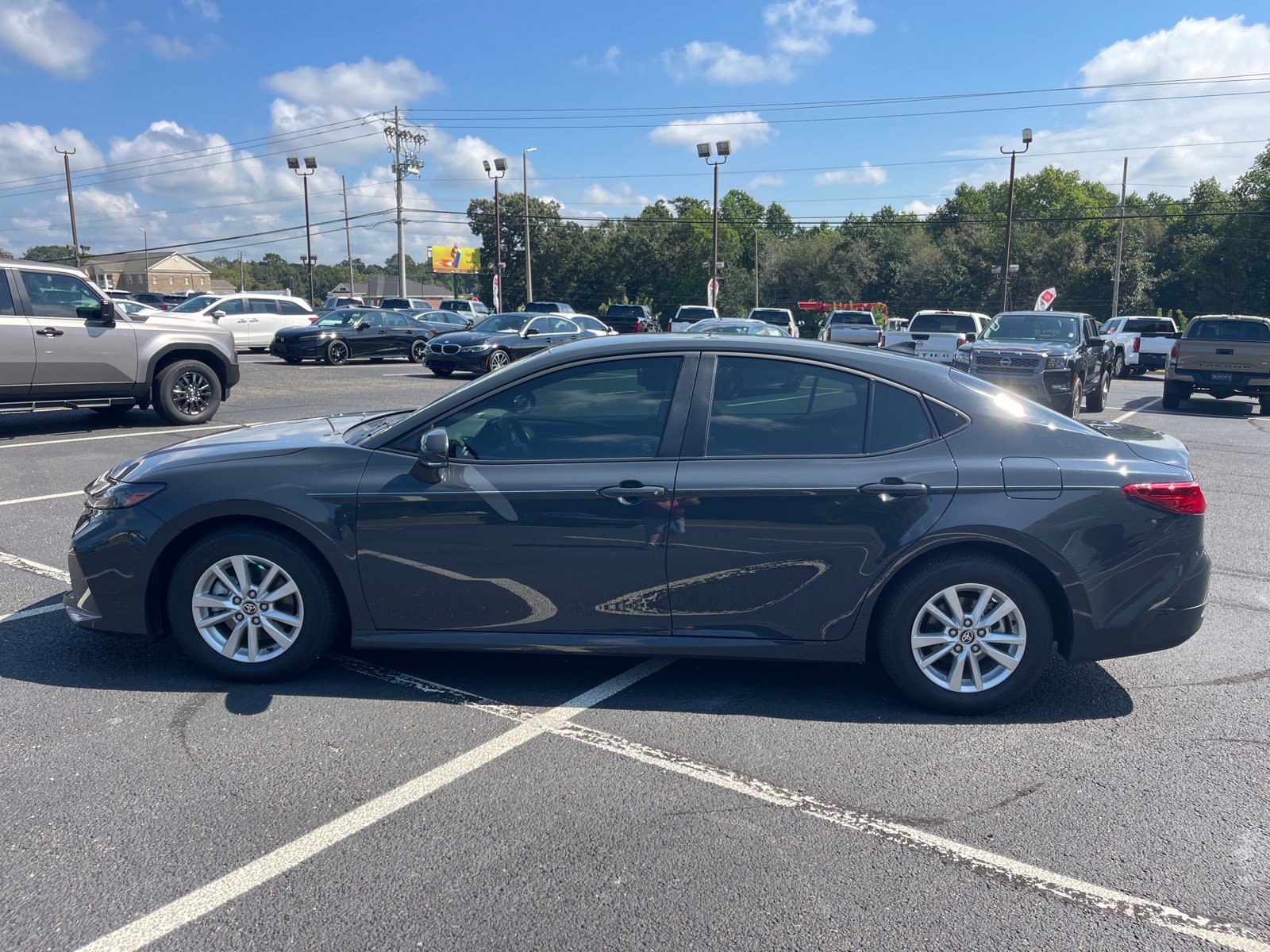 Used 2025 Toyota Camry LE FWD image 13