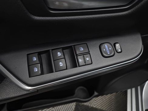 Used 2015 Toyota Camry SE w/ Moonroof Package FWD image 30