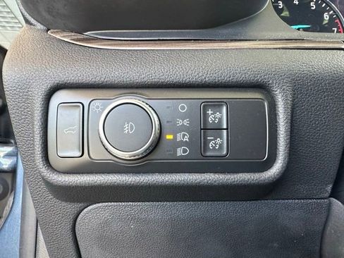 Used 2020 Ford Explorer Limited RWD image 28