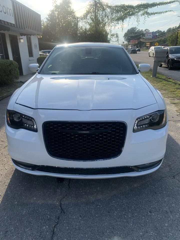 Used 2019 Chrysler 300 S AWD/4WD image 2