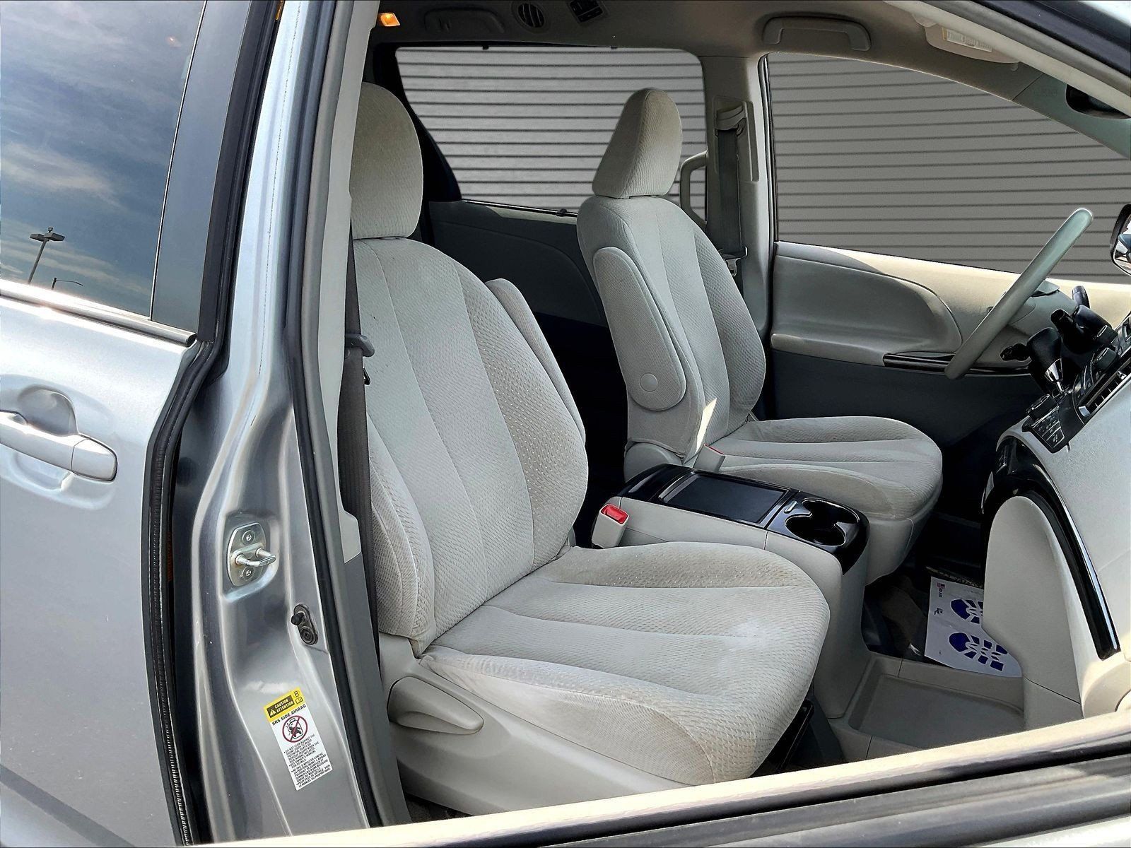 Used 2013 Toyota Sienna LE FWD image 25