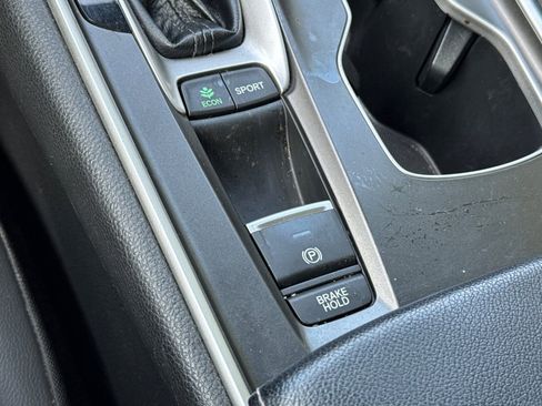 Used 2018 Honda Accord Sport image 31