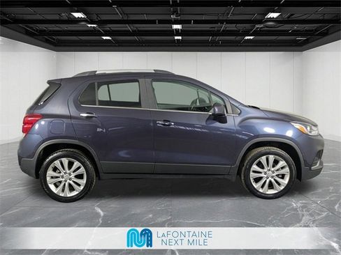 Used 2019 Chevrolet Trax Premier w/ LPO, Cargo Package image 6