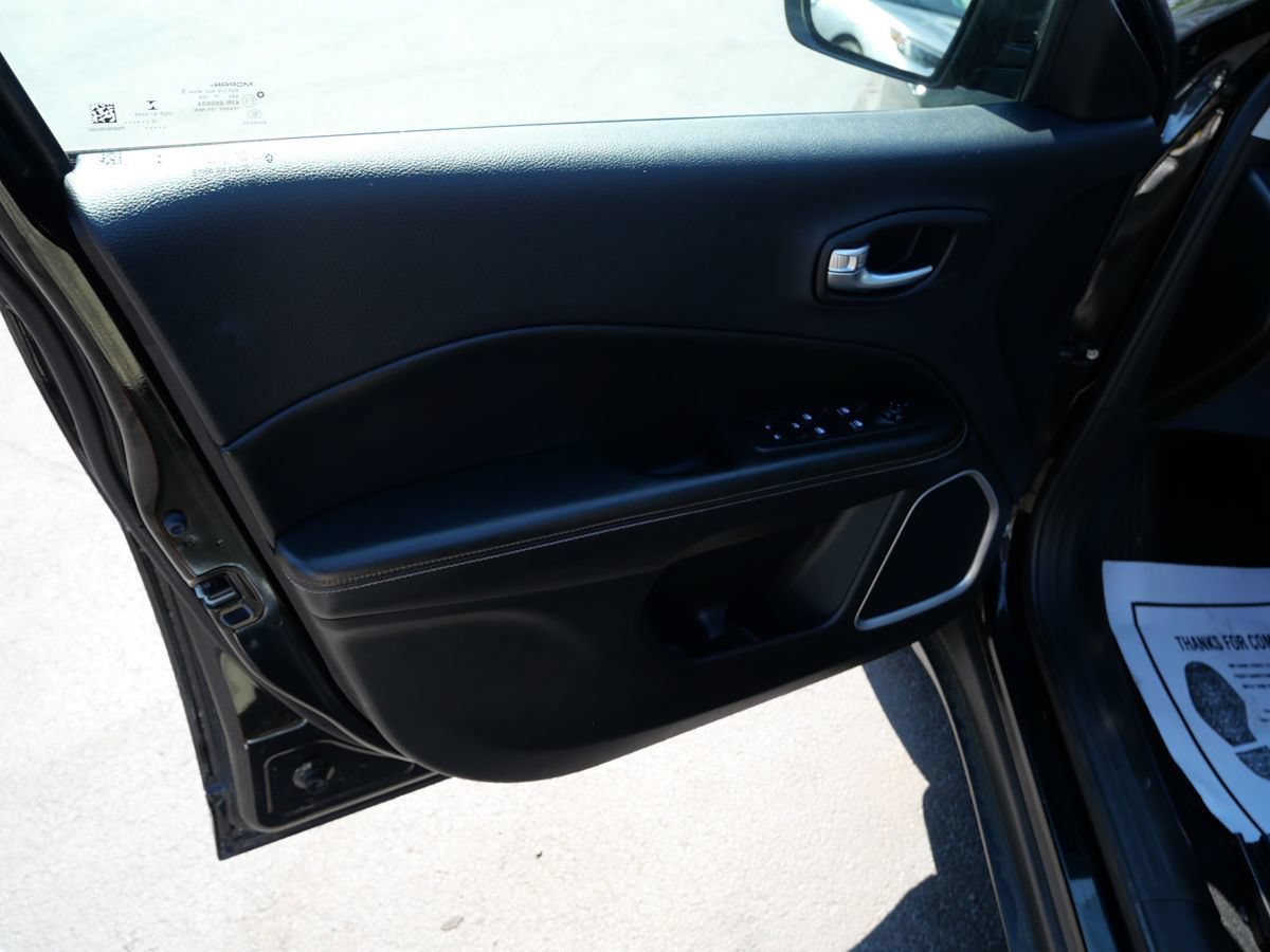 Used 2020 Jeep Compass Latitude AWD/4WD image 17