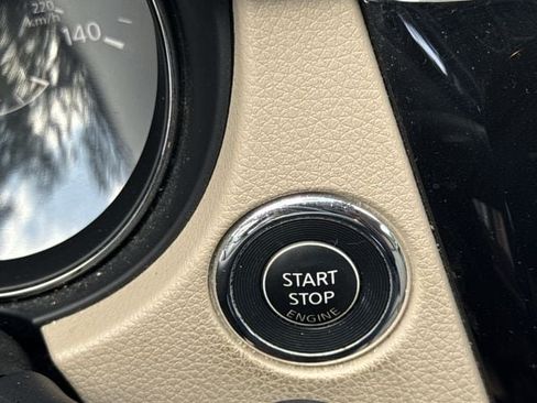 Used 2019 Nissan Rogue SV FWD image 22