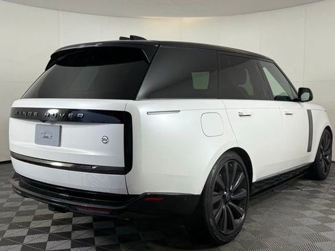 Certified 2025 Land Rover Range Rover SV image 8