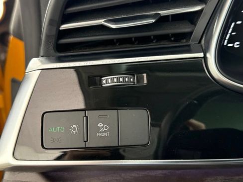 Used 2021 Audi Q8 Premium Plus w/ Premium Plus Package AWD/4WD image 19