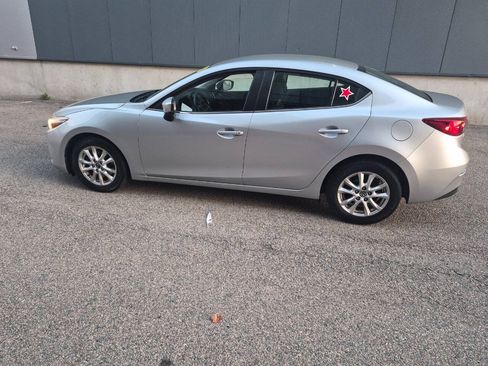 Used 2017 MAZDA MAZDA3 Sport w/ Preferred Equipment Package FWD image 6