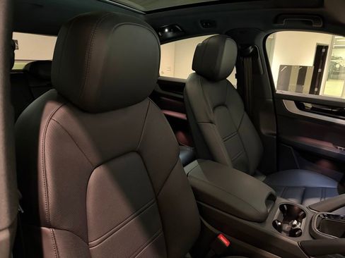 Certified 2026 Porsche Cayenne image 26