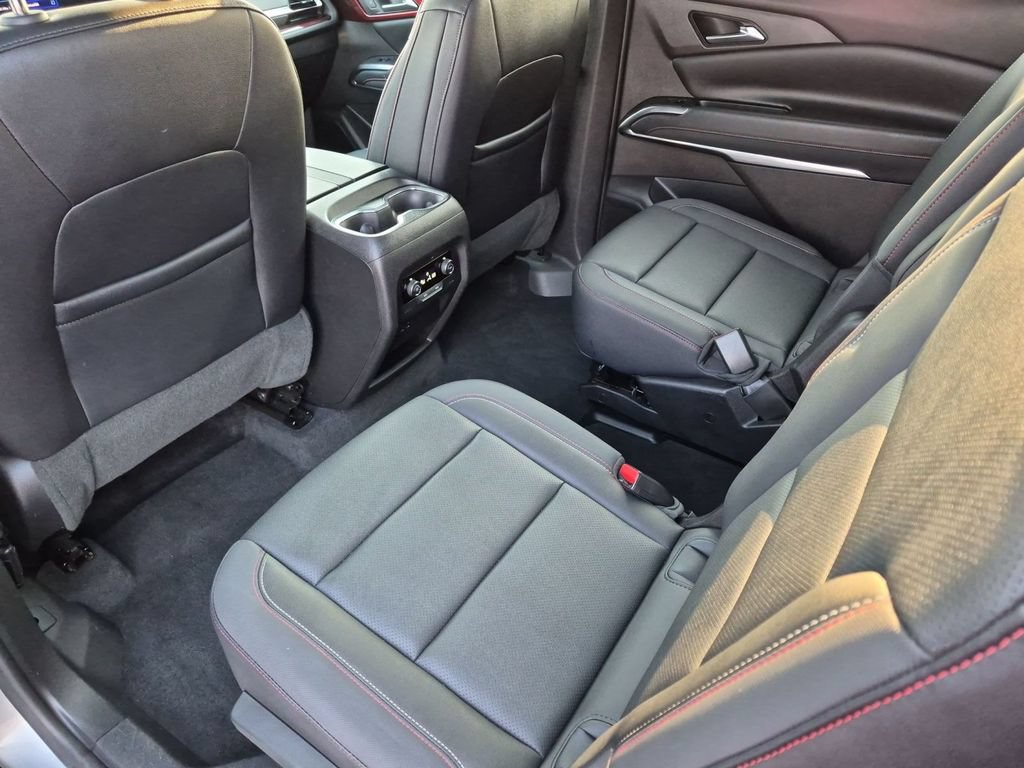 Used 2025 Chevrolet Traverse Z71 AWD/4WD image 28