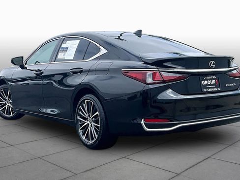 Used 2024 Lexus ES 300h w/ Premium Package FWD image 12