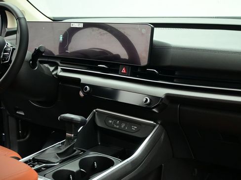 Certified 2026 Kia Carnival SX image 31