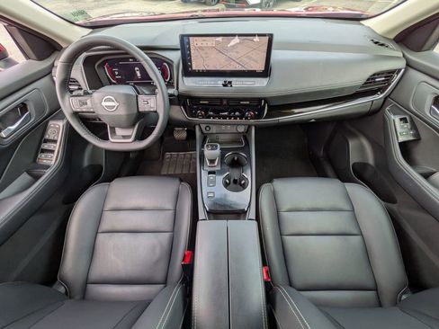 Used 2025 Nissan Rogue SL image 29