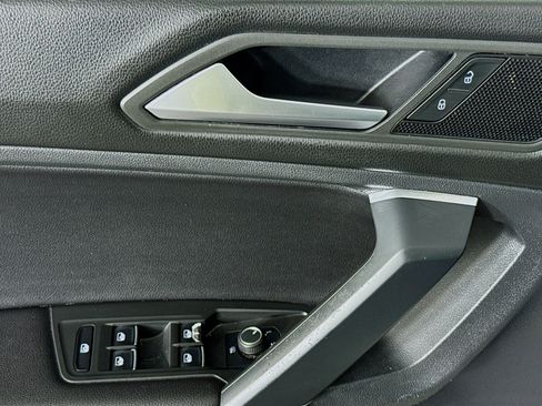 Used 2020 Volkswagen Tiguan SE w/ Panoramic Sunroof Package FWD image 23
