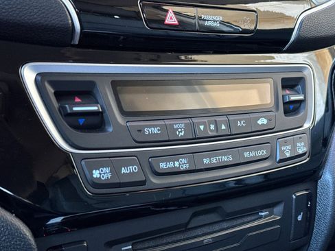 Used 2021 Honda Pilot Touring image 20