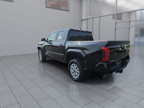 Used 2024 Toyota Tacoma SR5 AWD/4WD image 7