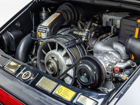 Used 1989 Porsche 911 Carrera RWD image 25