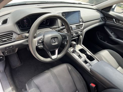 Used 2018 Honda Accord EX image 11