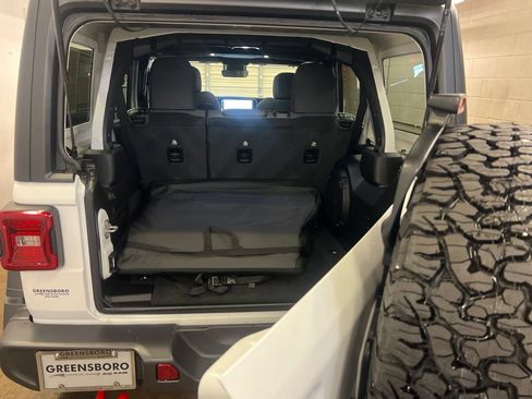 Used 2024 Jeep Wrangler Unlimited Rubicon w/ Technology Group AWD/4WD image 41