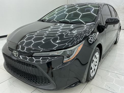 Used 2021 Toyota Corolla LE FWD image 1