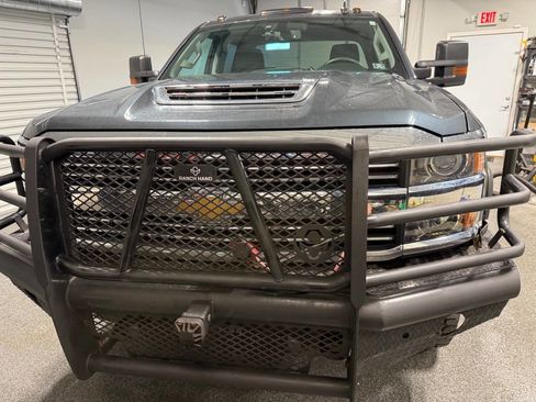 Used 2017 Chevrolet Silverado 2500 W/T w/ WT Convenience Package AWD/4WD image 3