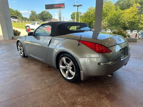 Used 2006 Nissan 350Z Touring image 4