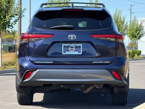 Used 2021 Toyota Highlander Limited AWD/4WD image 4