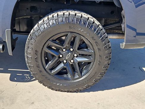 Certified 2022 Chevrolet Silverado 1500 LT Trail Boss w/ Convenience Package II image 33