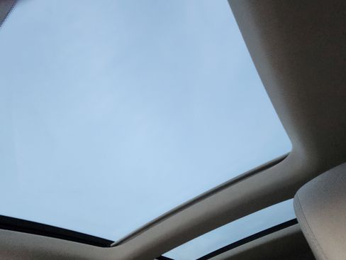 Used 2017 Mercedes-Benz GLC 300 w/ Premium 1 Package image 2