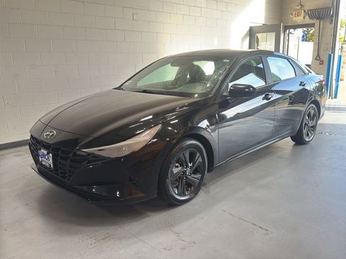 Used 2023 Hyundai Elantra SEL w/ Cargo Package image 36