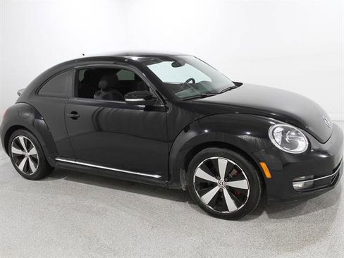 Used 2013 Volkswagen Beetle 2.0T image 1