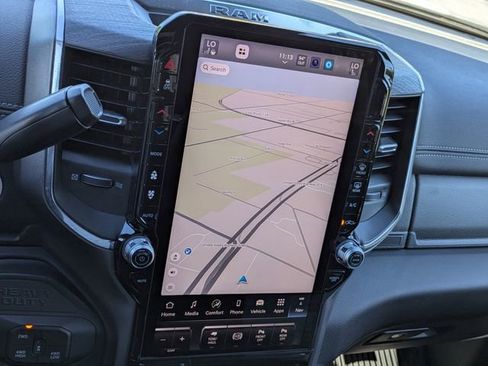 Used 2025 RAM 3500 Laramie image 33