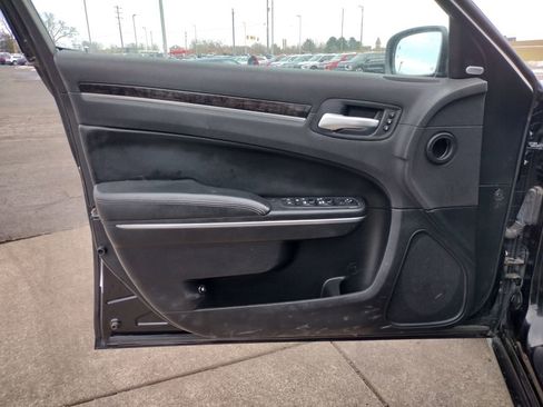 Used 2017 Chrysler 300 C w/ Safetytec Group II image 20