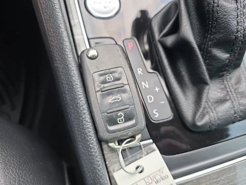 Used 2018 Volkswagen Passat 2.0T SE FWD image 29