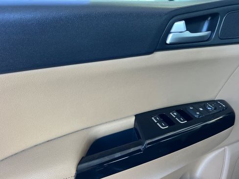 Used 2018 Kia Sportage SX FWD image 12